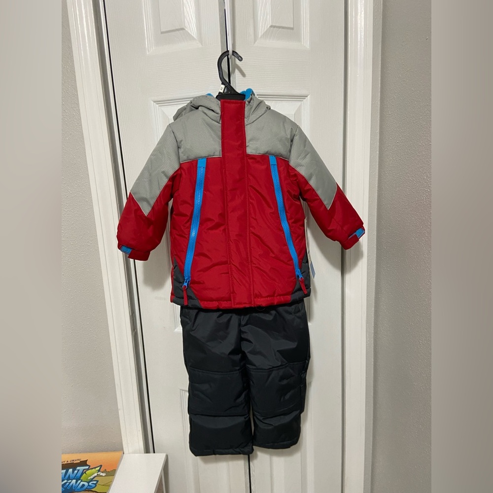 Kid’s coat and snow pants set